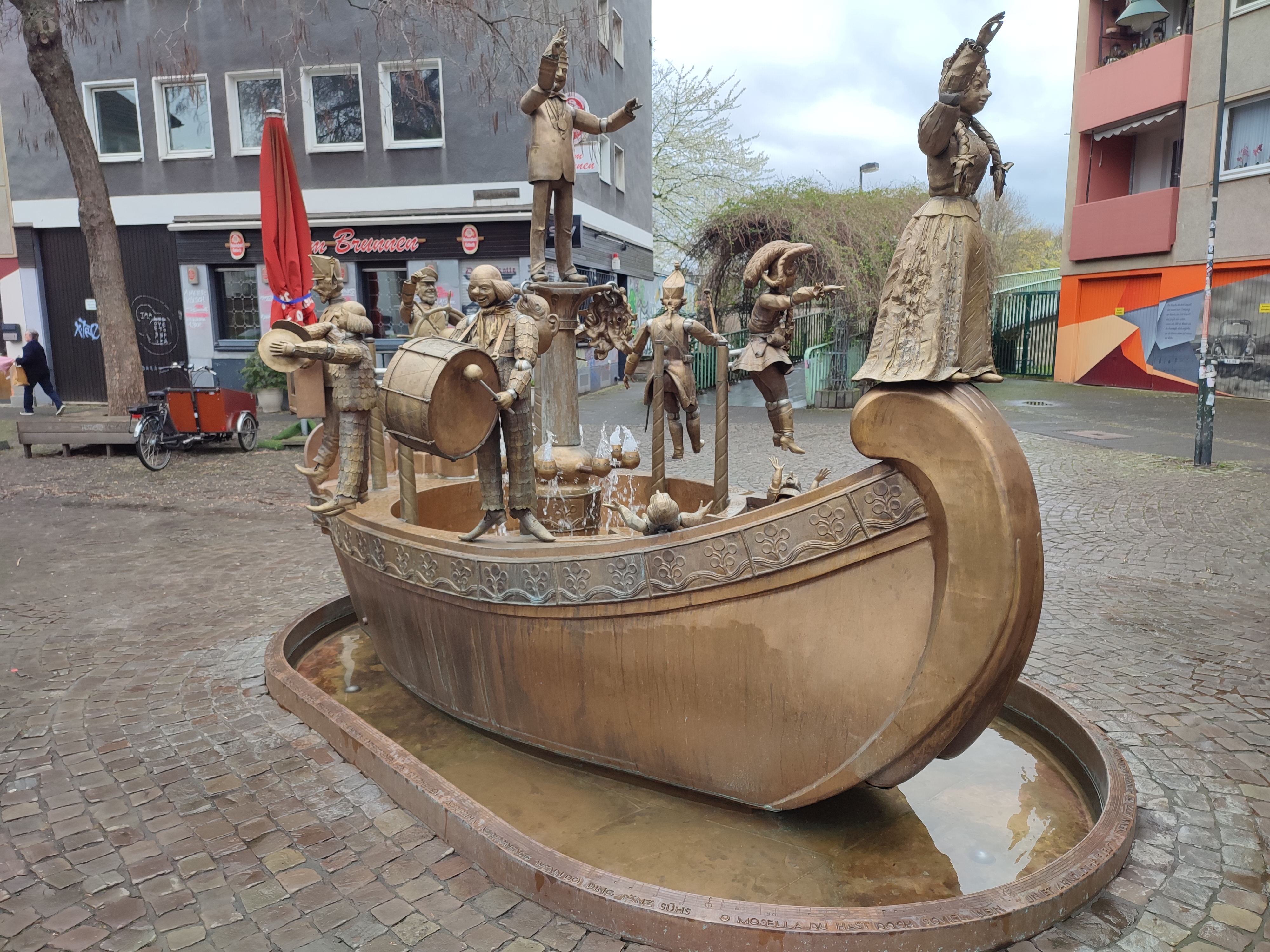 Brunnen in Form enes Schiffs