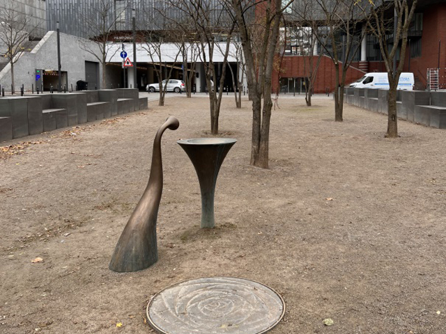 Brunnen auf dem Kurt Hackenberg Platz Gesamtansicht