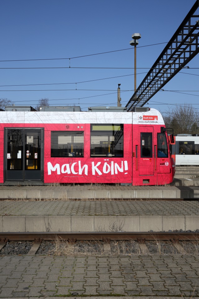 KVB Bahn Mach Koeln 02