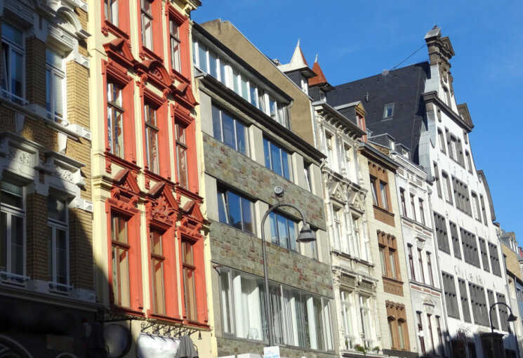 Wohnhäuser in der Severinstrasse, © Adrian v. Allenstein –  stock.adobe.com